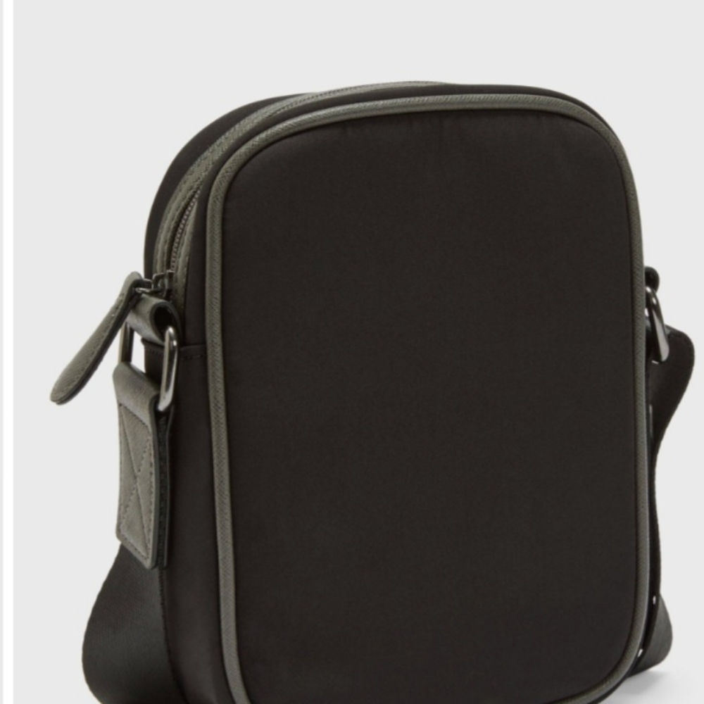 TED BAKER LONDON FITNESS SATIN NYLON FLIGHT CROSSBODY BAG NWT - Picture 4 of 8